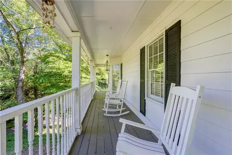 913 Rhett Ct NE, Kennesaw, GA 30144