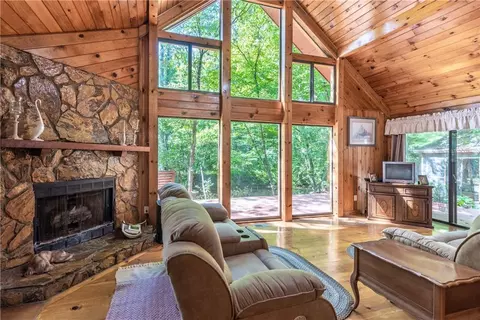 1364 Cashes Valley Ln, Cherry Log, GA 30522 photo 7