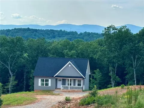210 Grand Oak Ln, Dahlonega, GA 30533