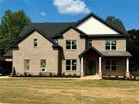 975 Chateau Forest Rd, Hoschton, GA 30548
