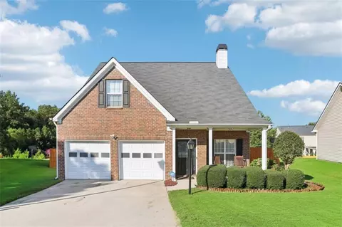 3957 Maple Tree Ct, Loganville, GA 30052