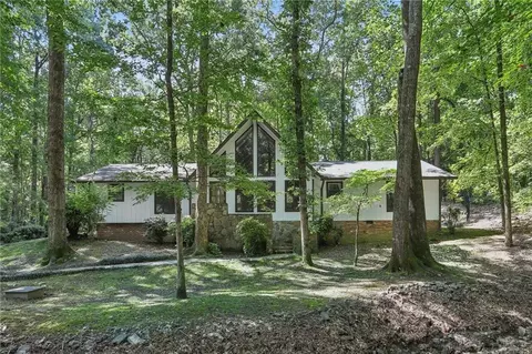 120 Valleybrook Dr, Fairburn, GA 30213
