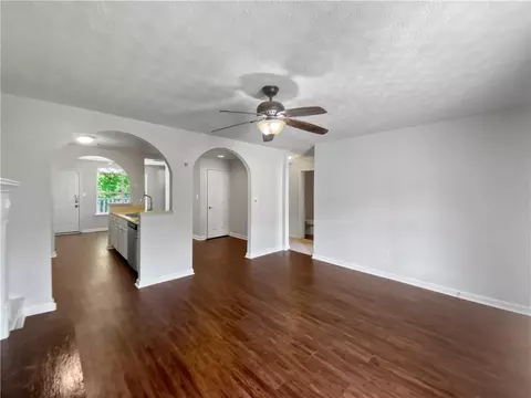 Living - 3384 Brookside Ln, Jonesboro, GA 30236 photo 3 of 4