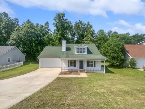 Exterior - 3384 Brookside Ln, Jonesboro, GA 30236 photo 3 of 4