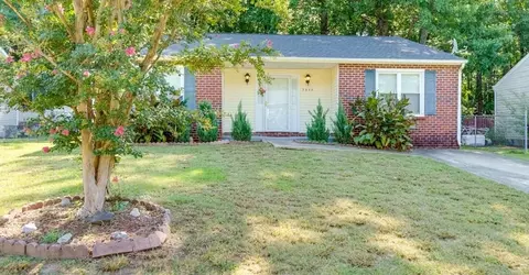5644 Pine Gate Dr, Atlanta, GA 30349