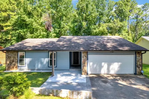 1204 Dickens Rd NW, Lilburn, GA 30047