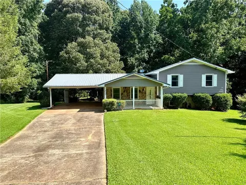 8165 Rivertown Rd, Fairburn, GA 30213