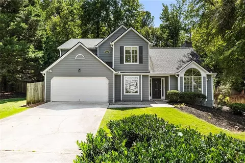 1075 Taylor Oaks Dr, Roswell, GA 30076