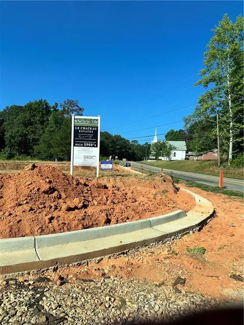 7516 Rivertown Rd, Fairburn, GA 30213