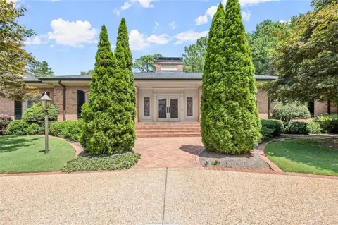 596 E Lake Dr, Gainesville, GA 30506