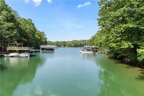 6279 White Oak Dr, Flowery Branch, GA 30542
