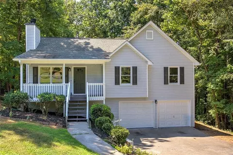 10 Bent Water Dr, White, GA 30184