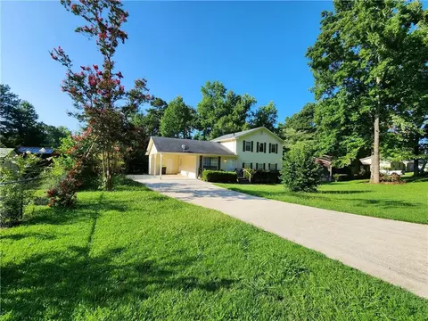 45 Old Lantern Dr, Stockbridge, GA 30281