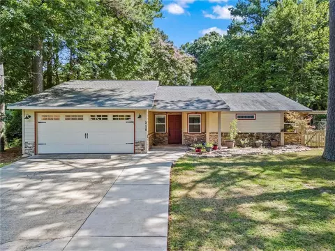 210 Driftwood Ln, Peachtree City, GA 30269
