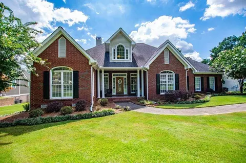 89 Hidden Lakes Dr, Carrollton, GA 30116