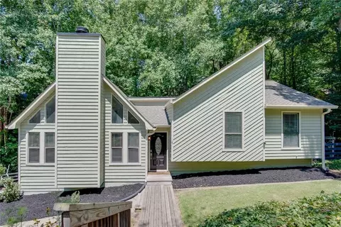 4766 Catoosa Trl NE, Roswell, GA 30075