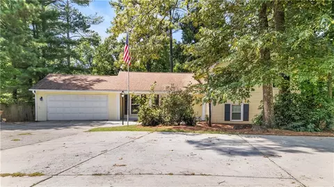 2113 Ridgewood Ct, Marietta, GA 30066