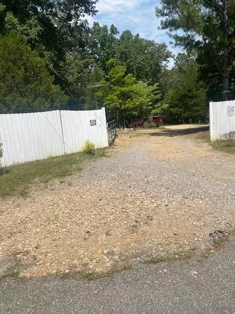 164 Pine Ridge Rd NW, White, GA 30184