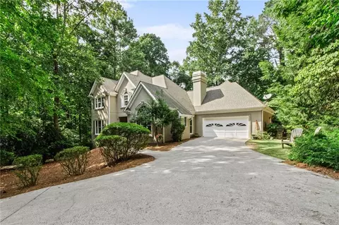 2010 Henderson Heights Trl, Milton, GA 30004