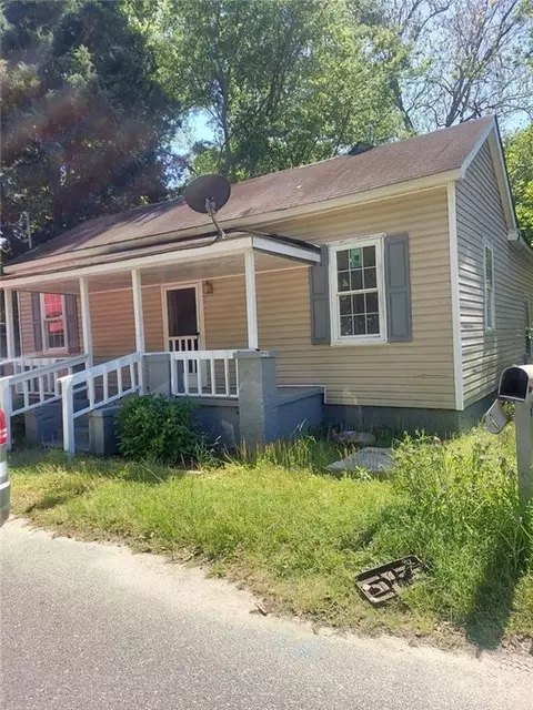 712 Rowe St, Dublin, GA 31021