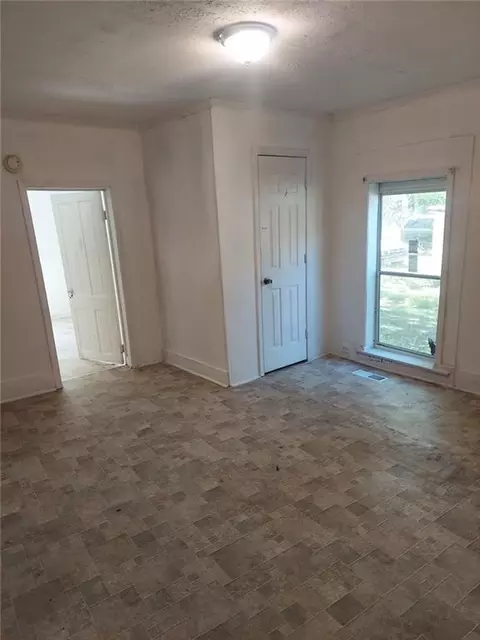 712 Rowe St, Dublin, GA 31021 photo 2