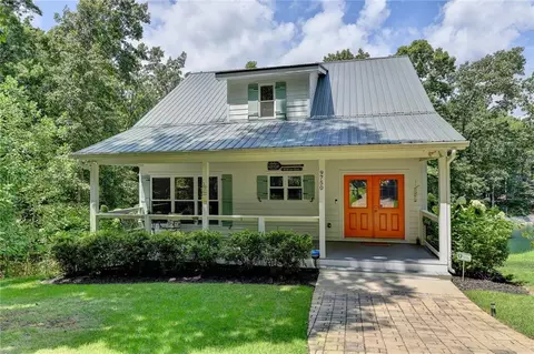 9750 Lee Cir, Gainesville, GA 30506