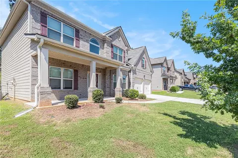 598 Toronto Cir, Hampton, GA 30228 photo 2