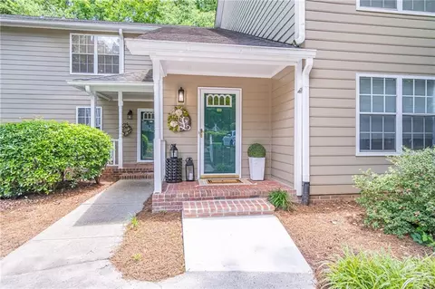 4493 Pineridge Cir, Dunwoody, GA 30338