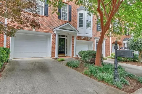 2410 Waters Edge Trl, Roswell, GA 30075