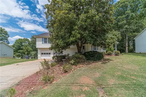 344 Freshman Dr, Lawrenceville, GA 30044