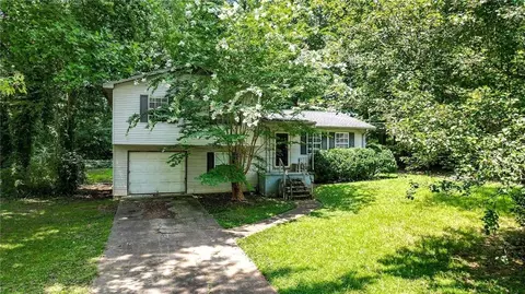 3611 Lavilla Dr, Powder Springs, GA 30127