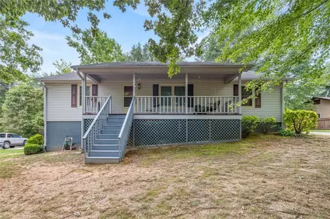 1663 Rogers Cir, Gainesville, GA 30507
