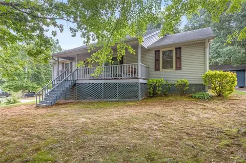 1663 Rogers Cir, Gainesville, GA 30507 photo 3