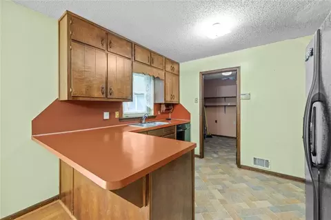 1663 Rogers Cir, Gainesville, GA 30507 photo 11