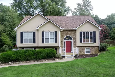 2520 Misty Hollow Ln, Cumming, GA 30040