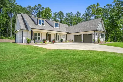 495 Discovery Lake Dr, Fayetteville, GA 30215
