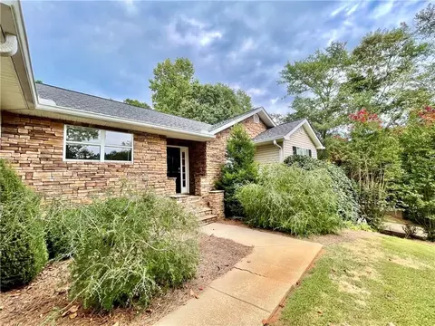 4598 Rivers Edge Dr, Gainesville, GA 30506