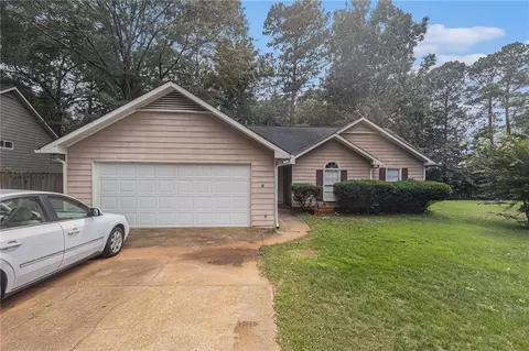 420 Rosehill Dr, Mcdonough, GA 30253