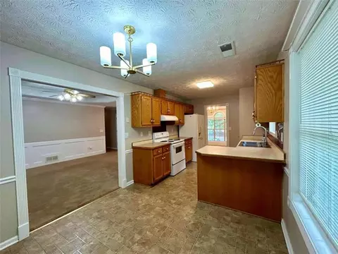 220 Radcliffe Trce, Covington, GA 30016 photo 17