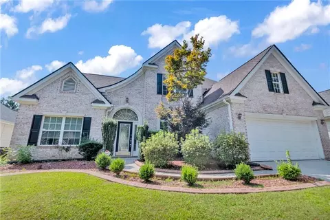 7964 Larksview Dr, Fairburn, GA 30213