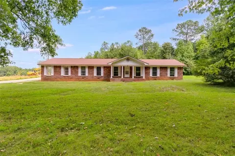55 Shadow Ln, Carrollton, GA 30117