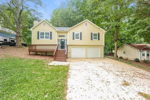 81 Kingswood Club Dr, Dallas, GA 30157
