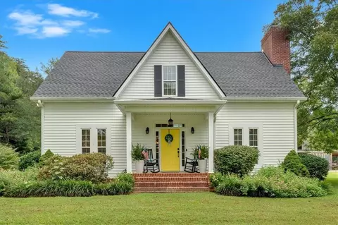 4 Brumbelow St, Aragon, GA 30104