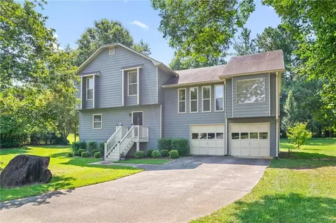2643 Green Meadow Ln NE, Marietta, GA 30066