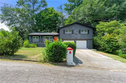 820 Sheppard Way, Stone Mountain, GA 30083