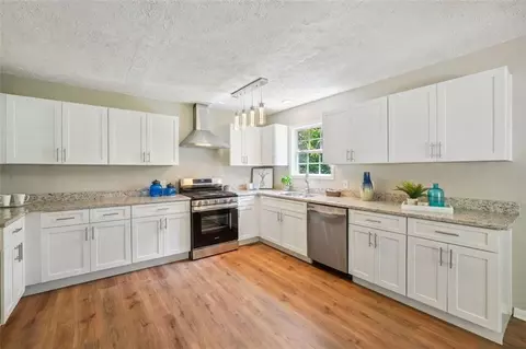 464 Hammond Dr, Griffin, GA 30224