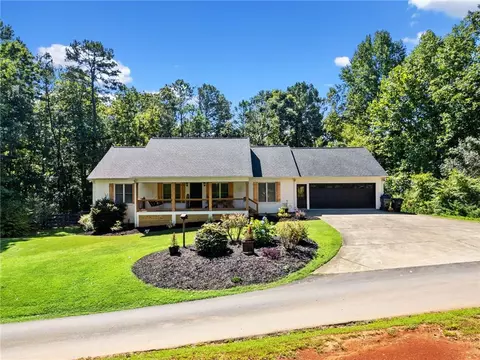 425 Rivermist Dr, Ball Ground, GA 30107
