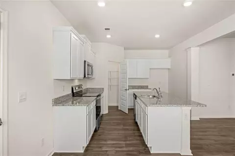 12010 Conrad Cir, Hampton, GA 30228 photo 9