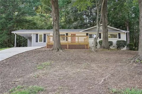 2202 Chestnut Log Loop, Lithia Springs, GA 30122