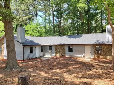 4102 Hawthorne Cir SE, Smyrna, GA 30080